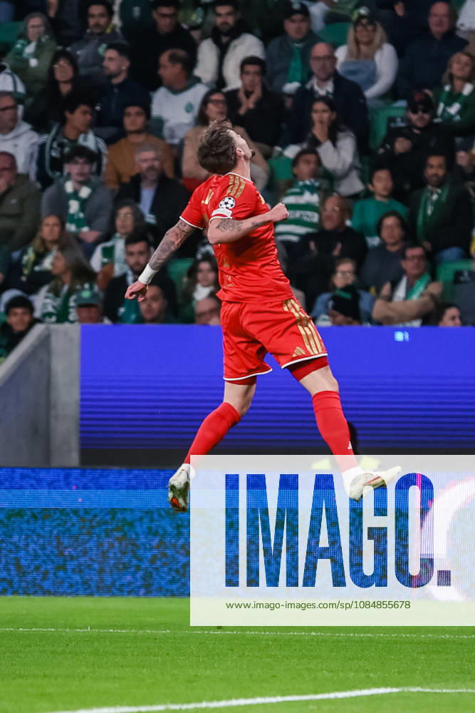 SOCCER - UEFA CL, Sporting vs LASK LISBON,PORTUGAL,21.OCT.26 - SOCCER - UEFA Champions League, Sporting Club de Portugal vs Linzer ASK. Image shows the rejoicing of Christoph Lang (LASK). GEPAxpictures xManuelxBinder
