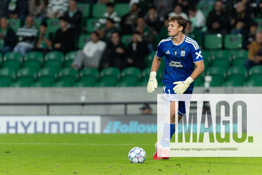 Lask goalkeeper from Austria LUKAS JUNGWIRTH (1) in action during the game for the League Phase for the UEFA Champions League between Sporting and LASK Linz at Estadio Jose de Alvalade Soccer 2026: Sporting Vs LASK Linz - ZUMAs359 20261021_zsp_s359_008
