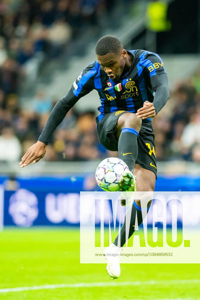 Ange-Yoan Bonny seen during UEFA Champions League 2026 27 league phase game between Internazionale Milano and FC Shakhtar Donetsk (Gleb Soboliev Ball Raw Images) Milan San Siro Italy