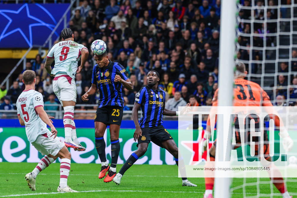 SOCCER - UEFA Champions League - Inter - FC Internazionale vs. Shakhtar Donetsk Photo by IPA ABACAPRESS.COM90001642 - Manuel Akanji of FC Internazionale in action during the 2026 27 UEFA Champions League group stage—Matchday 3—in the soccer match between FC Internazionale and FC Shakhtar Donetsk. Milan Italy