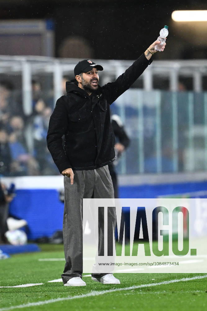SOCCER - UEFA Champions League - Como 1907 vs. Manchester United, ManU Photo by IPA ABACAPRESS.COM90019133 - Cesc Fabregas, head coach of Como 1907, takes part in the UEFA Champions League Matchday 3 soccer match between Como 1907 and Manchester United F.C. at the Giuseppe Sinigaglia Stadium on October 21, 2026, in Como, Italy. Como Italy
