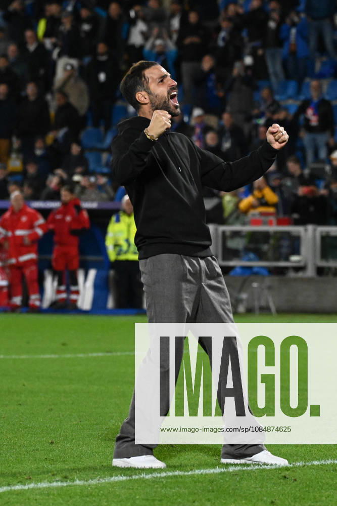 IPA90024382 - Cesc Fabregas (Head Coach of Como FC 1907) celebrates after the victory in the UEFA Champions League soccer match between Como 1907 and Manchester United, ManU in Como, Italy, on October 21, 2026