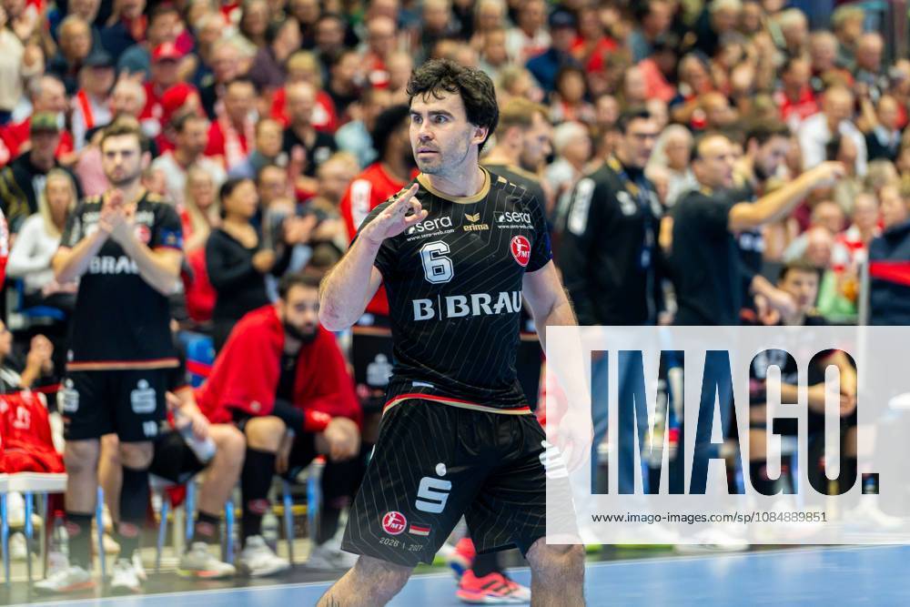 Kassel, Deutschland 22. Oktober 2026: EHF Champions League - 2026 2027 - Gruppenphase - Gruppe B - Sp. 5 - MT Melsungen gegen Orlen Wisla Plock Im Bild: Erik Balenciaga (MT) gestikuliert auf dem Spielfeld. Rothenbach-Halle Hessen