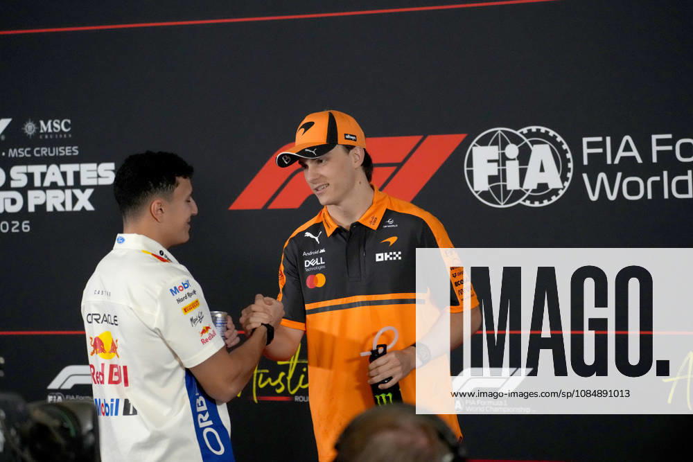 Circuit of The Americas, Austin, FORMULA 1 MSC CRUISES UNITED STATES GRAND PRIX 2026 , im Bild Isack Hadjar (FRA), Oracle Red Bull Racing, Oscar Piastri (AUS), McLaren Mastercard F1 Team (Photo by Hasan Bratic DeFodi Images) -