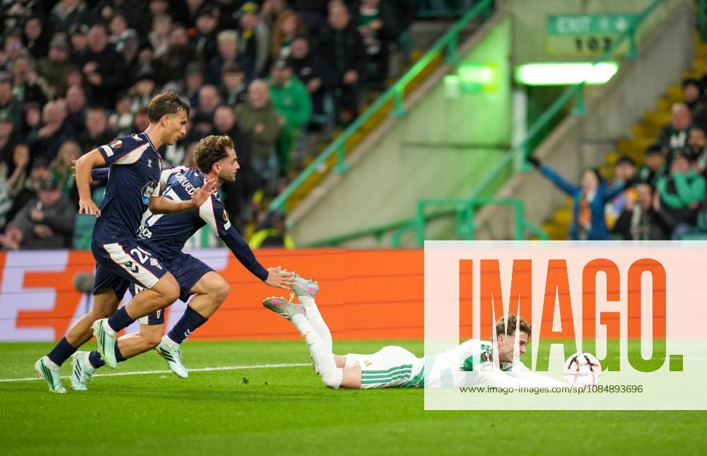 Callum Osmand of Celtic goes to ground under pressure from Sebastian Caceres & Javier Rueda of Celta Vigo Celtic v Celta Vigo, UEFA Europa League, Football, Celtic Park, Glasgow, Scotland, UK - 22 Oct 2026Glasgow Celtic Park Scotland United Kingdom