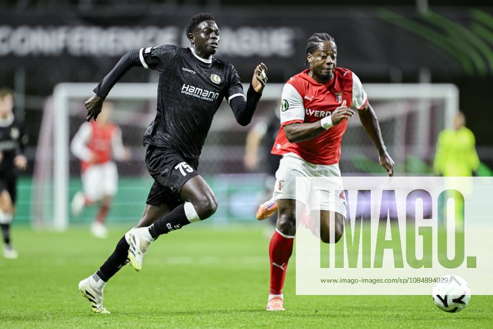 SC Braga v KAA Gent - UEFA Conference League BRAGA, PORTUGAL - OCTOBER 22 : Cisse Ibrahima forward of KAA Gent and Bright Arrey-Mbi defender of SC Braga in action during the UEFA Conference League 2026 27 League Phase matchday 2 match between SC Braga and KAA Gent on October 22, 2026 in Braga, Portugal, 22 10 2026 Braga Portugal