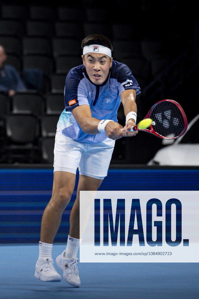 TENNIS : ATP, Tennis Herren 250 - Grand Prix Tennis AURA - Decines (France) 22 10 2026 Brandon Nakashima qualifies for the quarterfinals during the tournament of the Auvergne Rhône-Alpes Grand Prix at the LDLC Arena in Décines on October 22, 2026. Photo Sandrine Thesillat PsNewZ