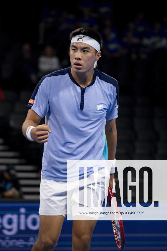 TENNIS : ATP, Tennis Herren 250 - Grand Prix Tennis AURA - Decines (France) 22 10 2026 Brandon Nakashima qualifies for the quarterfinals during the tournament of the Auvergne Rhône-Alpes Grand Prix at the LDLC Arena in Décines on October 22, 2026. Photo Sandrine Thesillat PsNewZ
