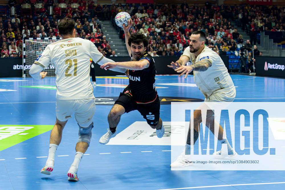 Kassel, Deutschland 22. Oktober 2026: EHF Champions League - 2026 2027 - Gruppenphase - Gruppe B - Sp. 5 - MT Melsungen gegen Orlen Wisla Plock Im Bild: v. li. im Zweikampf Zoltan Szita Zoltan Szita (SPR), Erik Balenciaga (MT) und Leon Å uÅ¡nja Susnja (SPR) Rothenbach-Halle Hessen