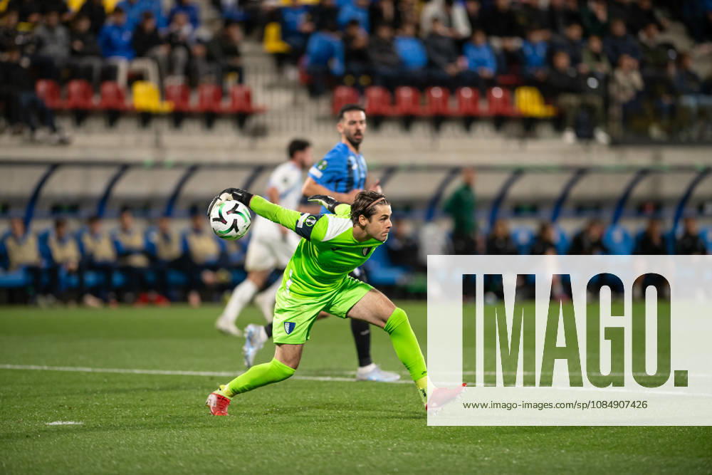 Inter Club Escaldes v Universitatae Craiova - UEFA Conference League Javi Diaz, goalkeeper of Inter Club d Escaldes, is in action during the UEFA Conference League match between Inter Club d Escaldes and Universitatea Craiova at New FAF Stadium in Encamp, Andorra, on October 22, 2026. Encamp Andorra Andorra
