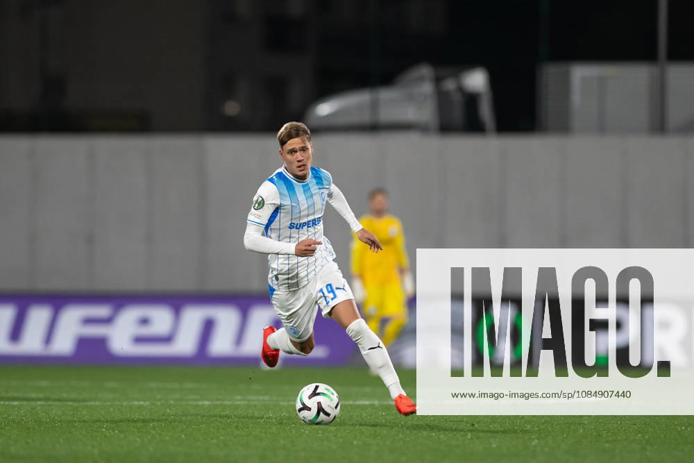Inter Club Escaldes v Universitatae Craiova - UEFA Conference League Heriberto Tavares, player number 19 of Universitatea Craiova, is in action during the UEFA Conference League match between Inter Club d Escaldes and Universitatea Craiova at New FAF Stadium in Encamp, Andorra, on October 22, 2026. Encamp Andorra Andorra