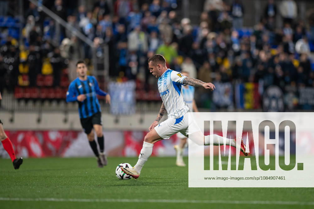 Inter Club Escaldes v Universitatae Craiova - UEFA Conference League Alexandru Cicaldau, player number 20 of Universitatea Craiova, is in action during the UEFA Conference League match between Inter Club d Escaldes and Universitatea Craiova at New FAF Stadium in Encamp, Andorra, on October 22, 2026. Encamp Andorra Andorra
