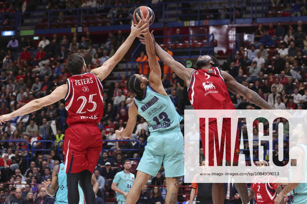 Armani Olimpia Milan vs FC Barcelona, Barca Italy, Milan, 2026 10 22: Olivier Nkamhoua (Barca) fights for rebound in the 4th quarter during basketball game Armani Olimpia Milan vs FC Barcelona, EuroLeague 2026-2027 Round 07, Unipol Forum Milan Lombardy Italy