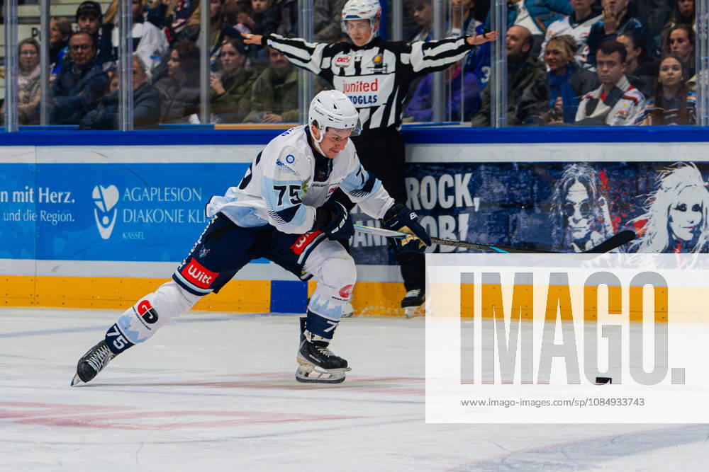 Kassel, Deutschland 22. Oktober 2026: DEL2 - 2026 2027 - Sp. 11 - Kassel Huskies gegen Blue Devils Weiden Im Bild: Maxim Golod (BDW) Probonio Arena Hessen