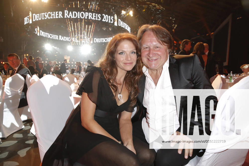 Peter Urban mit Ehefrau Laura AFTERSHOW PARTY Deutscher Radiopreis 2015 am 3. September 2015 im Schuppen 52 in Hamburg