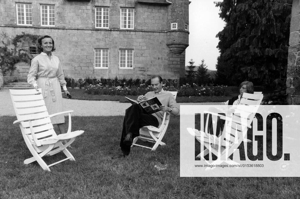 Jacques Chirac with his family in his castle, the Òchateau de BityÓ, in the Correze department, south of France (1976 08 30) Jacques Chirac on August 30, 1976, after his resignation as Giscard d Estaing s Prime Minister, resignation announced on August 25, 1976. Jacques Chirac relaxing at the Chateau de Bity in Sarran, with his wife Bernadette and his two daughters Claude and Laurence. Nouvelle-Aquitaine; Limousin; Correze 19; Sarran Europe; Western Europe; France