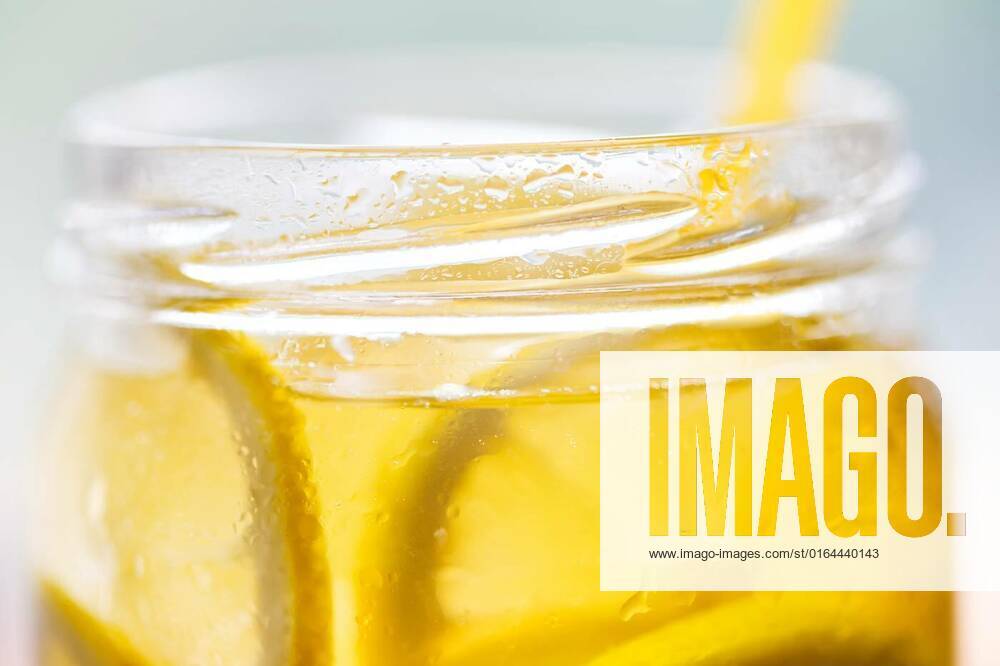 Fragment of a can of cold lemonade with a straw, Fragment of a can of cold lemonade with a straw. The concept of a cooling healthy drink. Shooting with natural light. Macro., Fragment of a can of cold lemonade with a straw. The concept of a cooling healthy drink. Shooting with natural light. Macro., 08.04.2020,