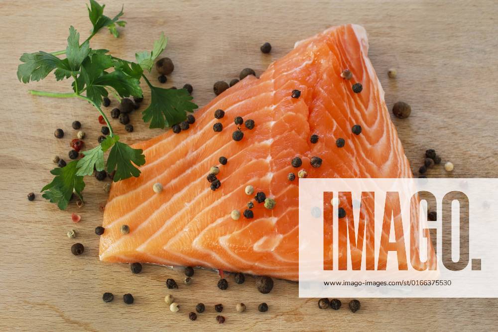 Raw salmon meat with spices. Cooking time BEW1DBB6851