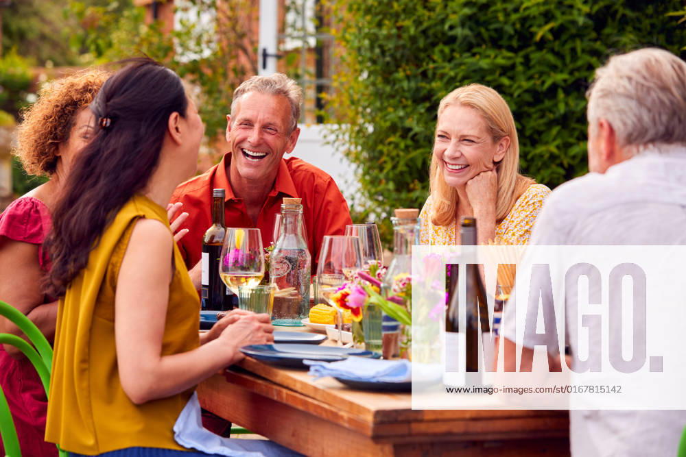 Laughing,summer,meeting,friends,dinner,garden party,laugh,smiling,summers,feedback,friend,dinners,garden parties,gartenfest,parties,party mmq-12tk ,model released, Symbolfoto