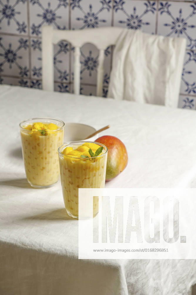 Thai coconut mango sago pudding - tapioca pudding Thai coconut mango sago pudding - tapioca pudding