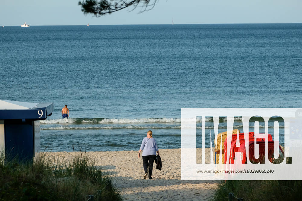 View of the beach of Binz on the island of Rügen in Mecklenburg Vorpommern In the foreground are beach chairs Binz is the largest seaside resort on the island of Rügen The municipality belongs to the district of Vorpommern Rügen in Mecklenburg Vorpommern The Baltic seaside resort has borne its