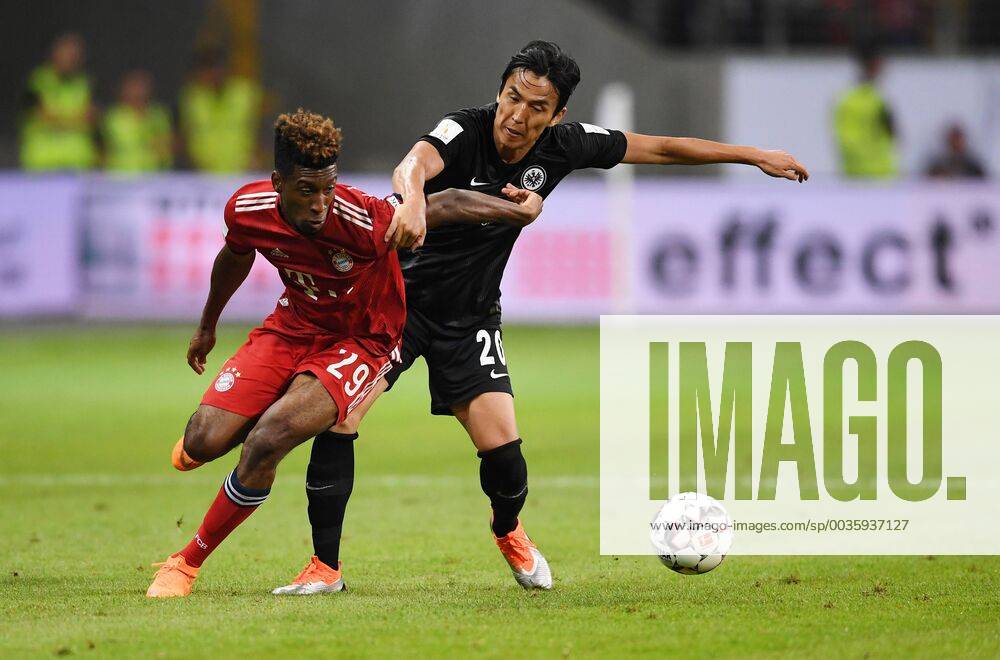 FUSSBALL 1. BUNDESLIGA SAISON 2018 2019 SUPERCUP FINALE Eintracht Frankfurt - FC Bayern Muenchen 12.08.2018 Kingsley Coman (li, FC Bayern Muenchen) gegen Makoto Hasebe (re, Eintracht Frankfurt) DFL regulations prohibit any use of photographs as image sequences and or quasi-video.