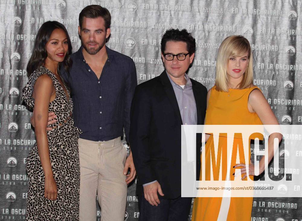 E07051309.JPG MÉXICO, D. F.- Movie Película-Star Trek. Los actores Zoe Saldana, el director J. J. Abrams, Alice Eve y Chris Pine se encuentran en México para promocionar la película En la Oscuridad Star Trek . Foto: Agencia EL UNIVERSAL Agustín Salinas. ASV.