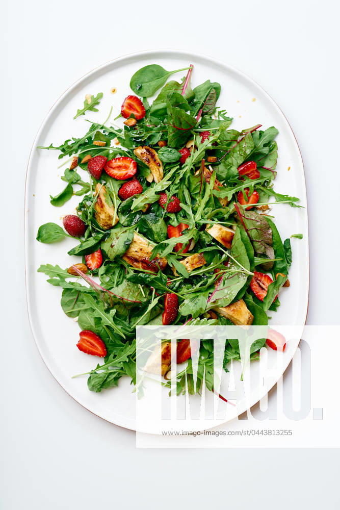 Erdbeere,rucola,sommersalat,erdbeeren,argula,eruca sativa,garten-senfrauke,rauke,raukelkohl,ruccola,rucolasalat,rukola,rukolasalat,senfrauke ** strawberry,arugula,summer salad,strawberries,arugulas,low fat,salads 539-nei