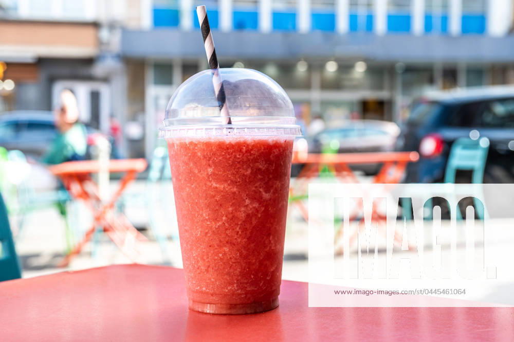 Smoothy with berries, papaya and raspberries, Ixelles, Brussels, Belgium