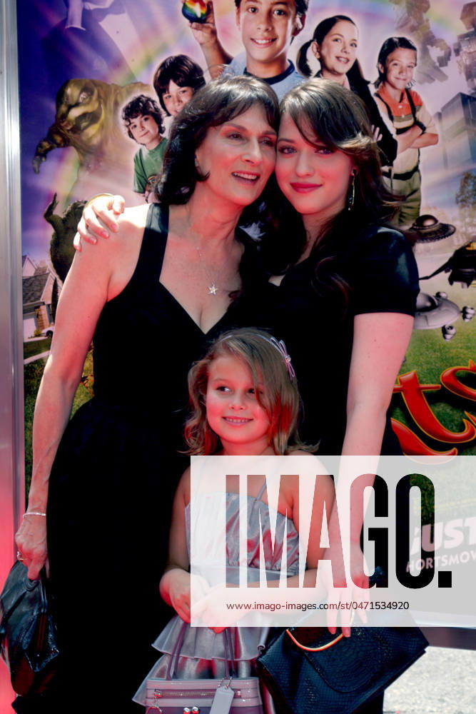Shorts Premiere Kat Dennings arriving at the Shorts Premiere at Gauman s Chinese Theater in Hollywood, CA on August 15, 2009 .2009 Kathy Hutchins Hutchins Photo.. Los Angeles CA USA