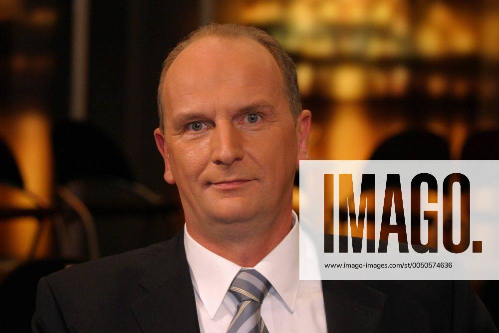 Dr. Dietmar Woidke (GER SPD Minister für Landwirtschaft, Umwelt und Verbraucherschutz in Brandenburg) während der RBB Talkshow LEUTE AM DONNERSTAG in Berlin