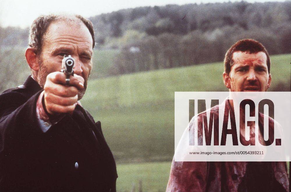 14 TAGE LEBENSLÄNGLICH (1997) Der ebenso ehrgeizige wie arrogante Junganwalt Konrad von Seidlitz (KAI WIESINGER) tritt aus Publizitätgründen eine 14tägige Haftstrafe an, wird dann aber durch die Intrige seines Geschäftspartners zu zwei weiteren Jahren Haft verurteilt. Hier mit Czernetzky (MICHAEL MENDL,l) C43225 , 22kpa14Tage1 UnitedArchives16714