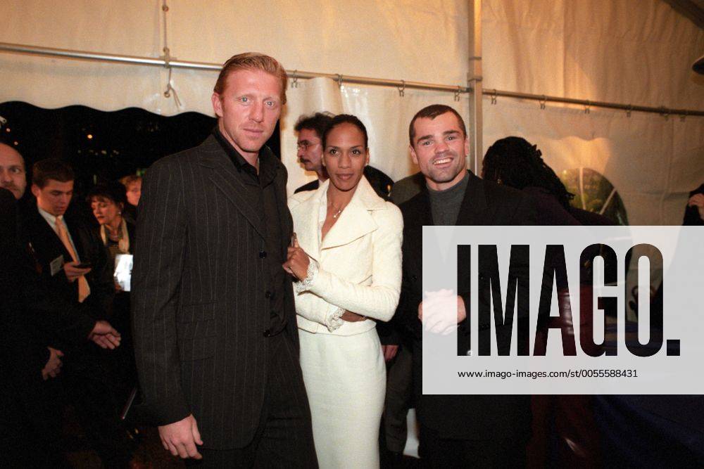 Boris Becker (L) mit Ehefrau Barbara und Sven Ottke während eines Besuchs beim Juwelier Kern in Düsseldorf