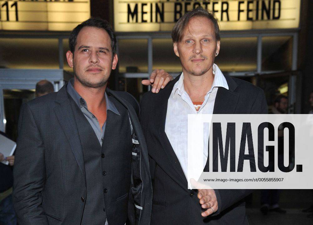 Moritz Bleibtreu und Georg Friedrich, die beiden Schauspieler bei der Mein bester Feind Kinopremiere im Rahmen vom Kinoprogrammpreis Berlin Brandenburg 2011 am 30.8.2011 in Berlin Mein bester Feind Premiere- Kinoprogrammpreis 2011