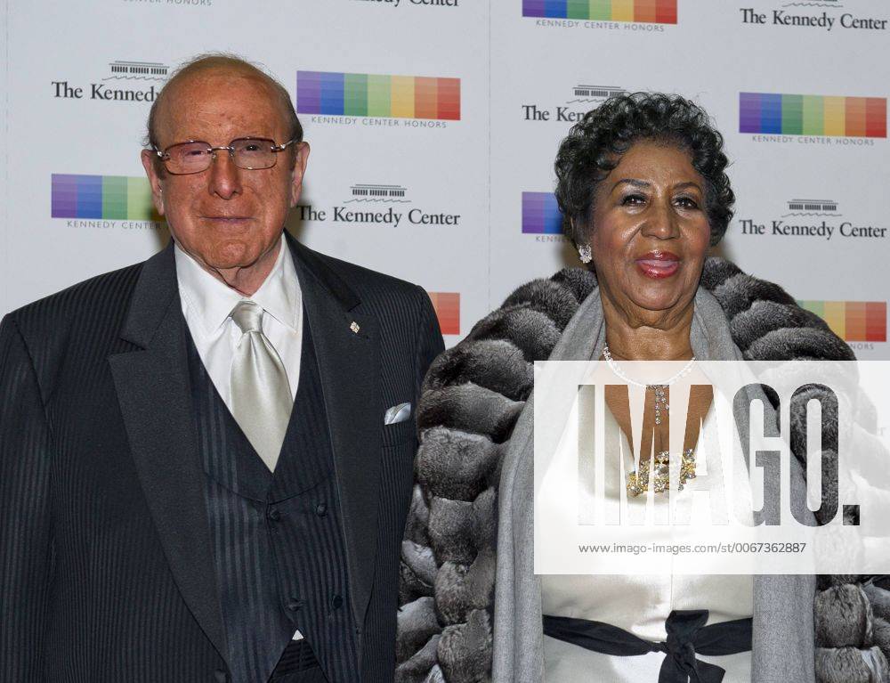 Clive Davis and Aretha Franklin arrive for the formal Artist s Dinner honoring the recipients of the 38th Annual Kennedy Center Honors hosted by United States Secretary of State John F. Kerry at the U.S. Department of State in Washington, D.C. on December 5, 2015. The 2015 honorees are: singer-songwriter Carole King, filmmaker George Lucas, actress and singer Rita Moreno, conductor Seiji Ozawa, and actress and Broadway star Cicely Tyson. Pool photo by Ron Sachs WAX20151205240 RONxSACHS
