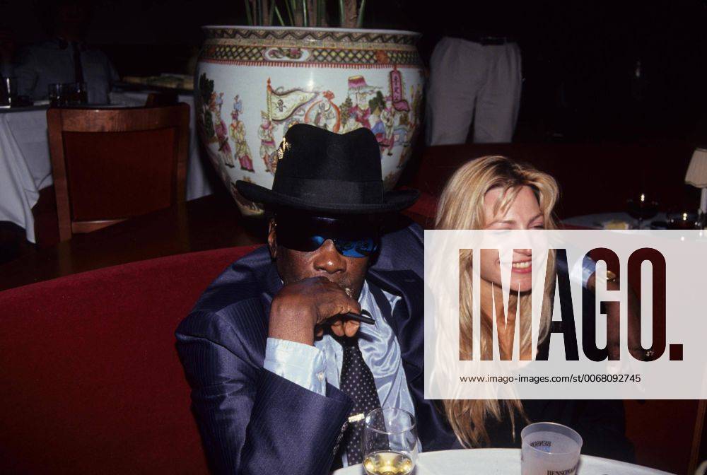 JOHN LEE HOOKER with T. Dayne.Benson Hedges Blues festival press conference 1991.l1844. - ZUMAg49
