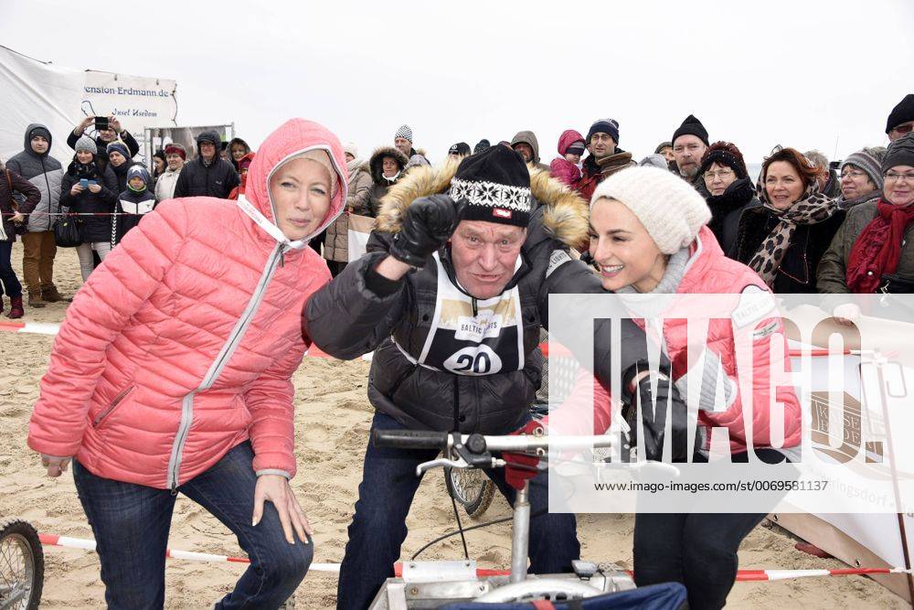 Michael Mendl mit Freundin Gesine Friedmann und Mimi Fiedler bei den Baltic Lights Schlittenhunderennen 2016 auf Usedom. Heringsdorf, 20.02.2016 Foto:xFredericx xFuturexImage