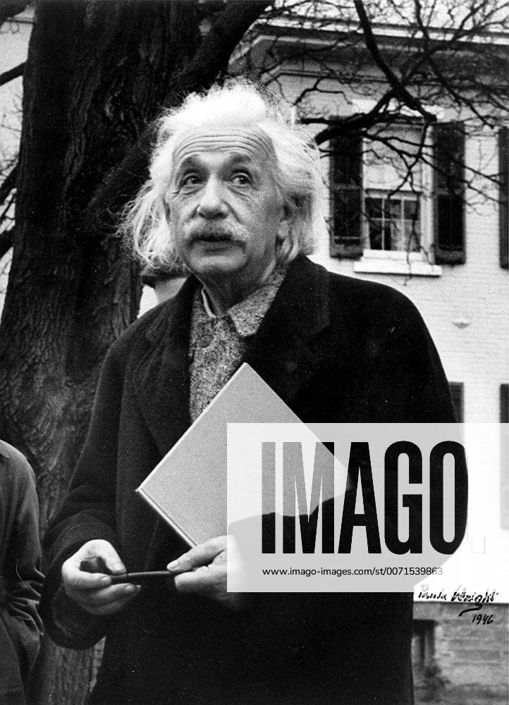 Jan. 1, 2011 - DR. ALBERT EINSTEIN.1946. - ZUMAg49_
