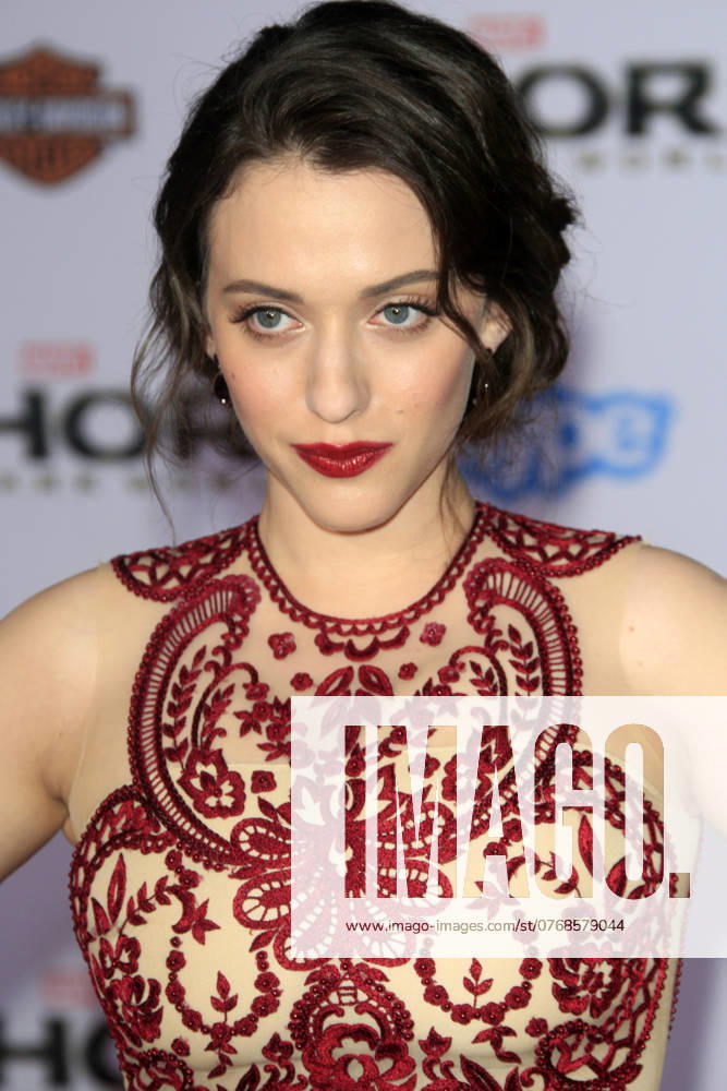 USA - Thor: The Dark World Premiere - Los Angeles LOS ANGELES - NOV 4: Kat Dennings at the Thor: The Dark World Premiere at El Capitan Theater on November 4, 2013 in Los Angeles, CA Los Angeles CA USA