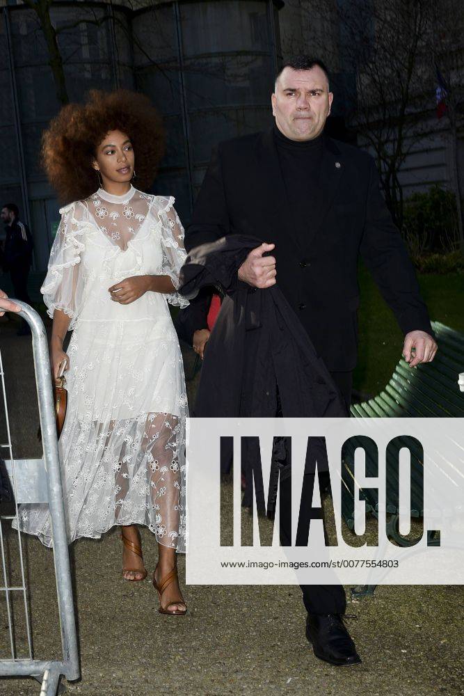 Solange Knowles - soeur de Beyonce CELEBRITES : Ankunft - Defile Chloe - Paris - 02 03 2017 JBAutissier Panoramic