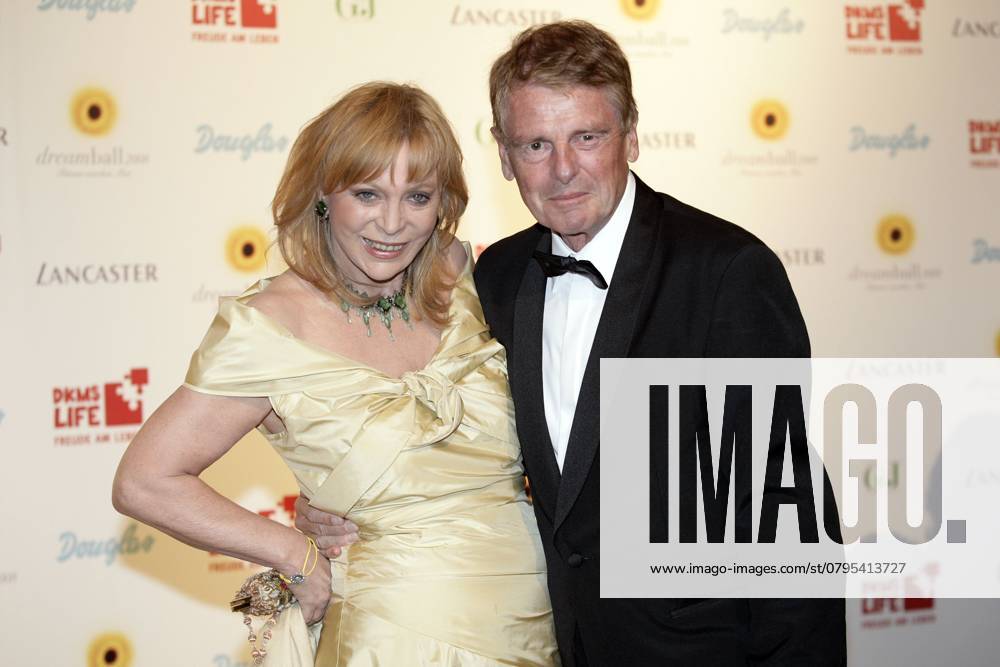 Klaus Bresser und Ehefrau Evelyn Kleid DNG beim Dreamball 2008 -Traeume machen Mut - einer Charitygala von DKMS Life im Martin-Gropius-Bau in Berlin Germany