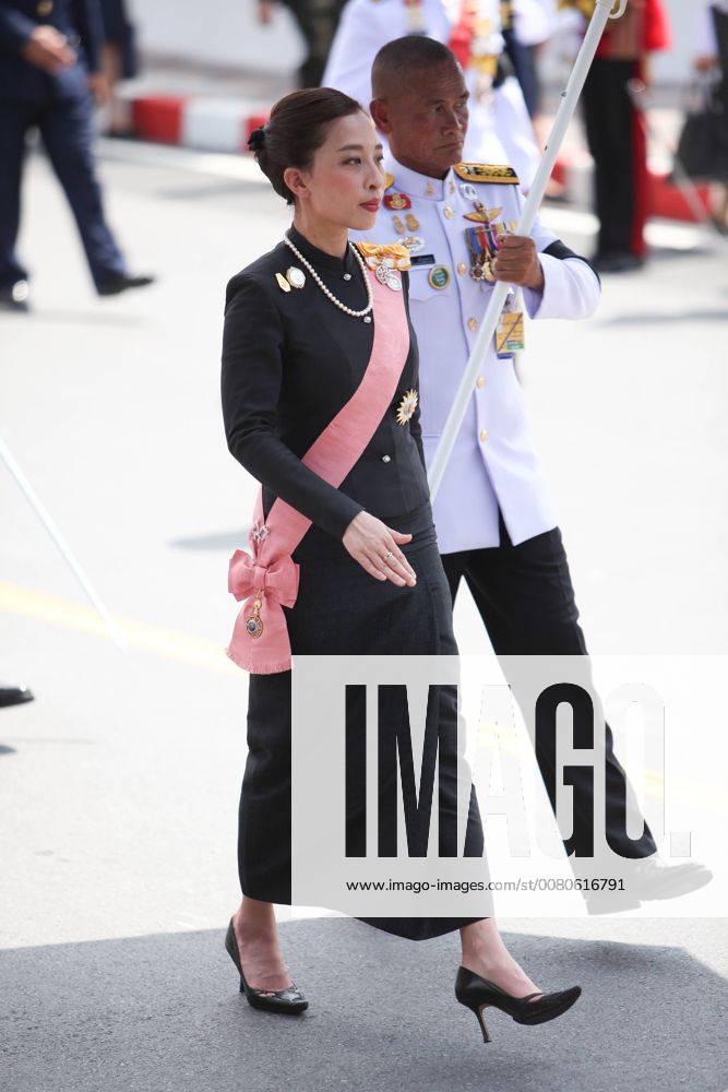 Late King Bhumibol royal relics and ashes Her Royal Highness Princess Bajrakitiyabha join a procession to transfer His Majesty the late King Bhumibol Adulyadej’s royal relics and ashes from the royal crematorium in Sanam Luang to the Grand Palace, Bangkok, on October 27th, 2017. Bangkok Bangkok Thailand Royal Grand Palace PanupongxChangchai