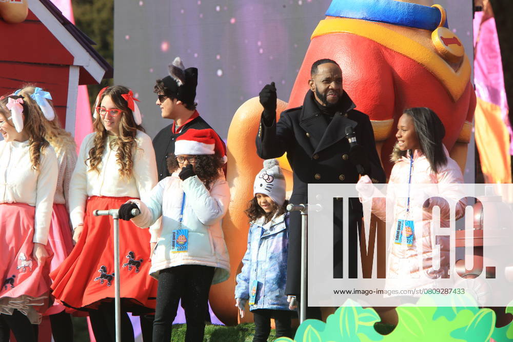 He 2021 dunkin Donuts thanksgiving parade in Philadelphia Singer Freddie Jackson performed live at the 2021 Dunkin Donuts Thanksgiving day parade in Philadelphia on 11 25 2021,