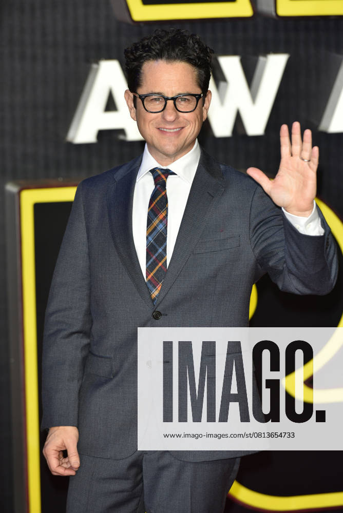 Star Wars: The Force Awakens European Premiere J. J. Abrams (Jeffrey Jacob Abrams) at the European Premiere of Star Wars: The Force Awakens at Leicester Square on December 16, 2015 in London, England. CAP PL Phil Loftus London England Great Britain