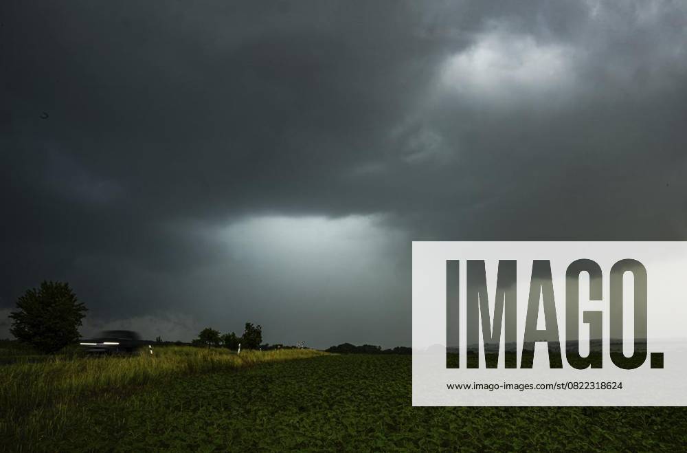 THUNDERSTORMS OVER THURINGIA 15 06 2025 Gügleben A strong thunderstorm with heavy rain and rotation on the thundercloud moves over Kranichfeld in the Weimarer Land in the afternoon The rainfall was up to 30cm in places in Germany Thuringia Gügleben Copyright SaschaxFromm