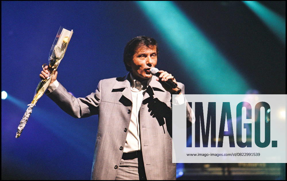 ARCHIVES - FRANK MICHAEL A L OLYMPIA EN 2001 Paris France
