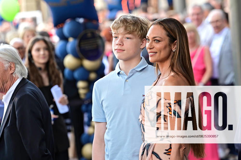 Jubiläumsgala: Europa-Park feiert 50 Jahre. Lilly und Amadeus Becker anläßlich der Jubiläumsgala: Europa-Park feiert 50 Jahre am 11.07.2025 im Europapark Rust. 20250711MWI068497