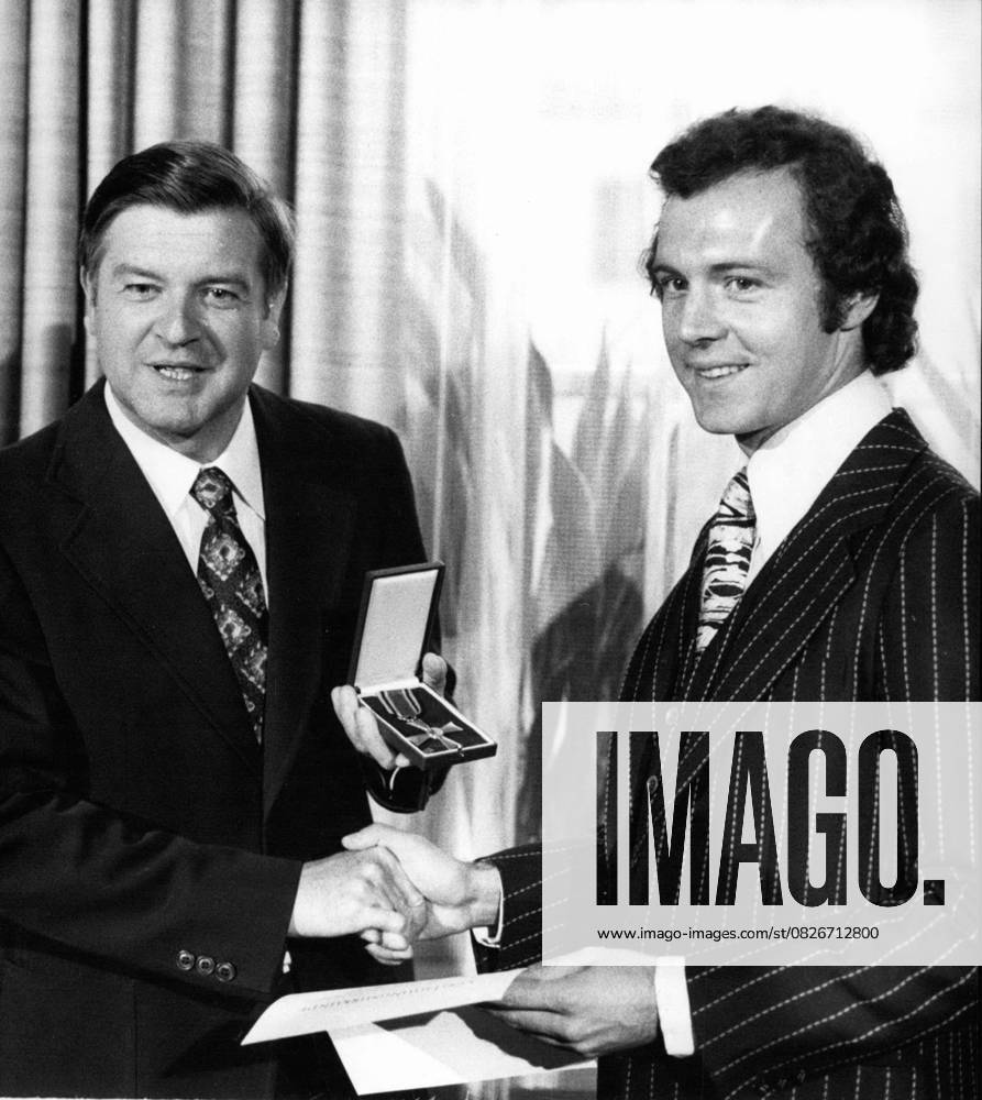 Rugby Football Sept 09, 1976 Football Player Franz Beckenbauer was with the Federal Cross of Merit excellent Franz Be
