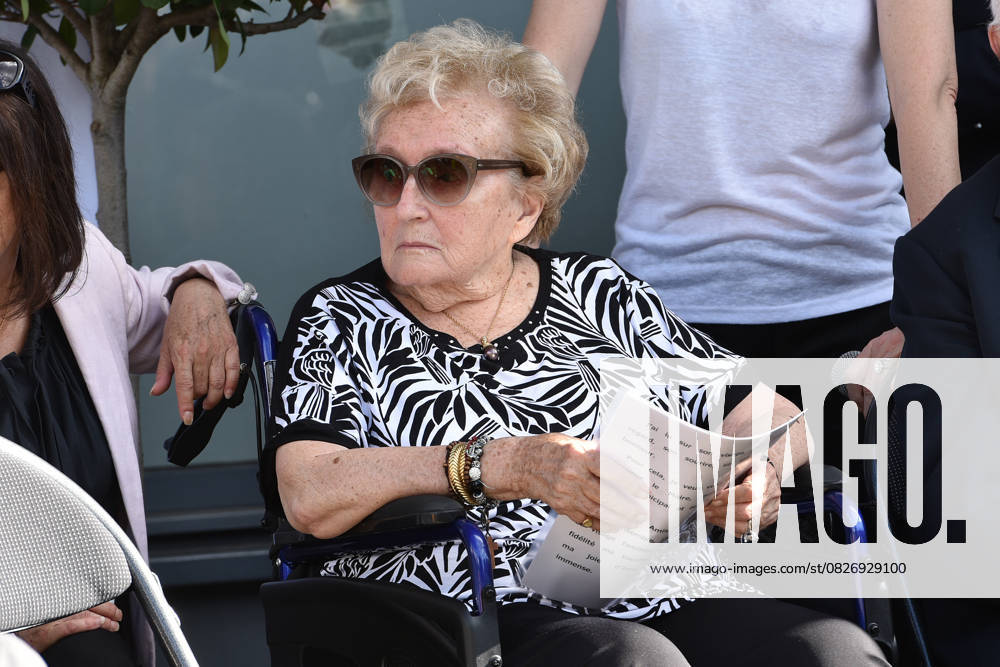 Inauguration de la rue Jacques et Bernadette Chirac, par la femme de lancien président de la République, Bernadette Chirac en fauteuil roulant et sa fille Claude, à Brive la Gaillarde Le 8 juin 2018 Former French First Lady Bernadette Chirac on a wheelchair on June 8, 2018 to inaugurate the avenue Jacques and Bernadette Chirac in Brive la