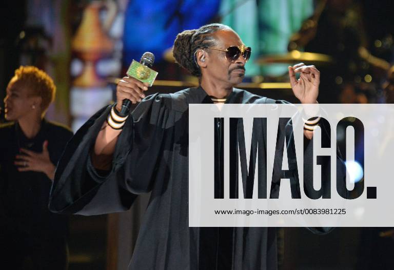 Snoop Dogg performs Sunrise during the 18th annual BET Awards at Microsoft Theater in Los Angeles on June 24, 2018. The ceremony celebrates achievements in entertainment and honors music, sports, television, and movies released between April 1, 2017 and March 31, 2018. LAP20180624617 JIMxRUYMEN